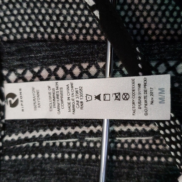⭐️3/$35 Ripzone Top - Picture 3 of 6
